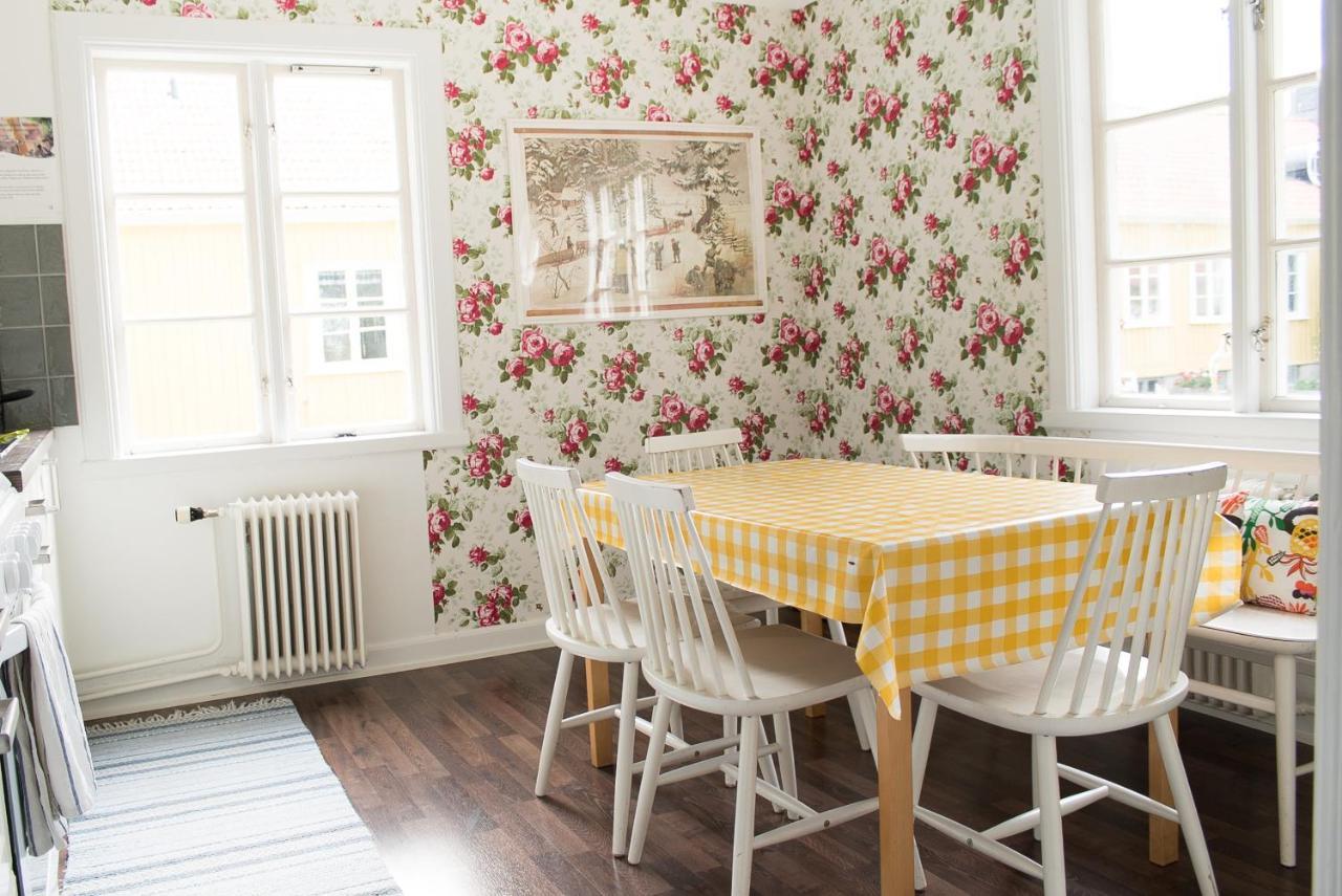 Malmgardens Vandrarhem B&B สเตรงนาส ภายนอก รูปภาพ
