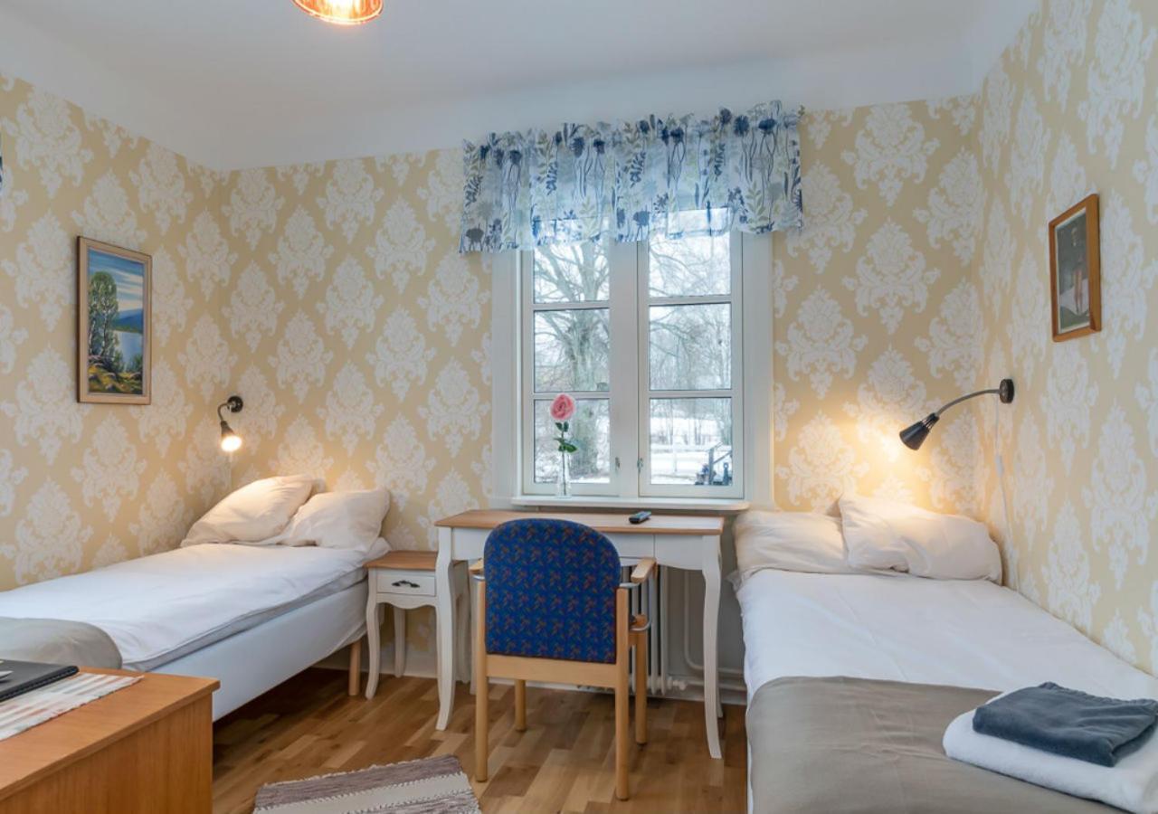 Malmgardens Vandrarhem B&B สเตรงนาส ภายนอก รูปภาพ